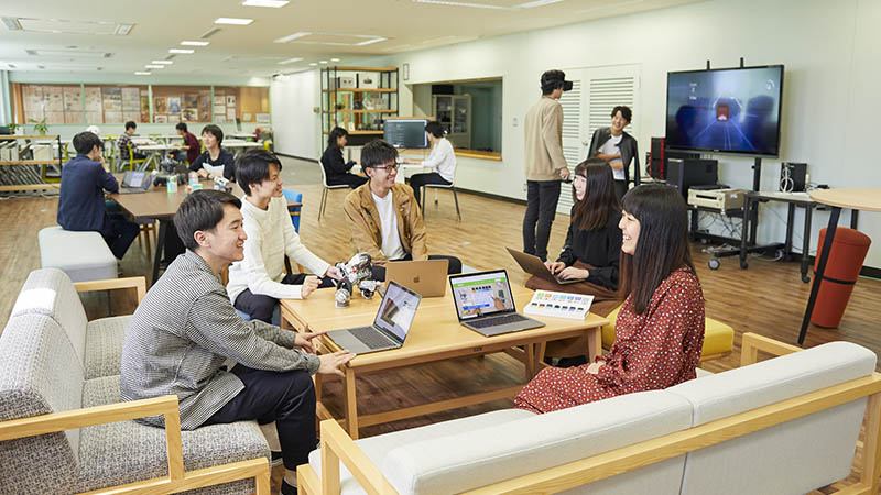 日本工學院專門學校上課情景